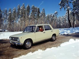 25 лучших фото девушек с «Жигулями»