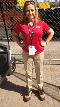 Классная у нее летняя обувка)) И после этого она на мужа гонит...