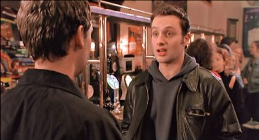 Когда говорят про Эндрю Линкольна, всегда вспоминаю Human Traffic (2000) ;)