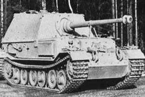 Porsche 
Эта сволота  не за заскромничал  
Так иназвал свою САУ Фердинанд