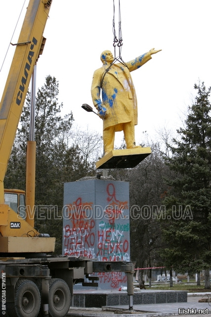 Несколько фото.
Ленин в Разливе.
Ленин на Украине.
Ленин в ГУЛАГе