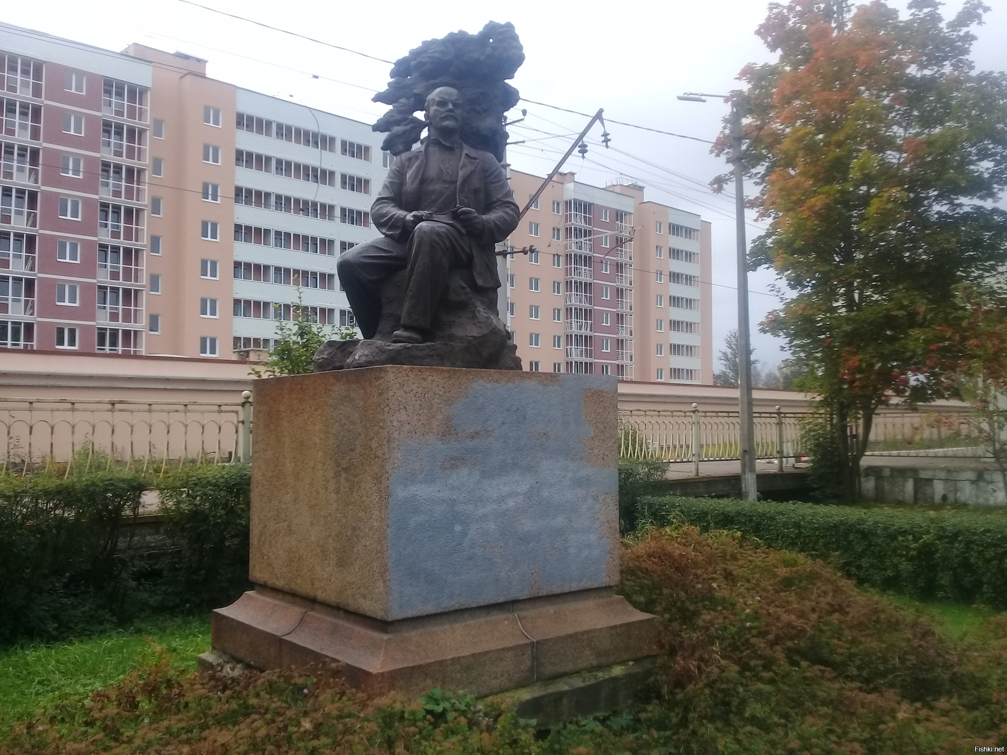 Несколько фото.
Ленин в Разливе.
Ленин на Украине.
Ленин в ГУЛАГе