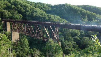 Ведьмин мост. Сахалин. Когда мы по нему проходили он горел (шпалы тлели и периодически падали вниз)  Вот это было забавно.