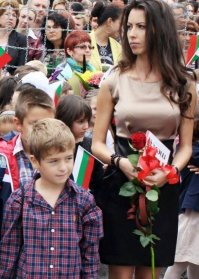 Помните Сильвию - учительница первого класса с Болгарии - была на фишках даже? В июле вышла замуж за волейбольного национала Болгарии. Семья уже ждет своего первенца. Дай бог всем счастья!