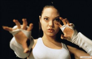 Casella  Cash  Reese (Angelina Jolie). Cyborg 2: Glass Shadow, 1993