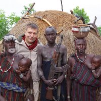 Прелагаю совершить массовый суицид всего человечества, дабы, так сказать, избавиться от греха блуда. Оставить жить только чистую расу, неиспорченную генами неандертальцев. Все ресурсы и технологии, наработанные за историю человечества, передать им в пользование...