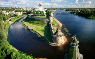 Кремль там вообще мегажемчужина. Такие виды мало, где в мире остались.