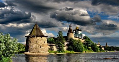 Кремль там вообще мегажемчужина. Такие виды мало, где в мире остались.