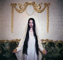 я бы замутил с ней - симпатичная ведьмочка