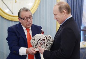 В одном из подарков Путину мы находили подслушивающее устройство