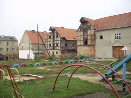 Не печальтесь, у вас есть возможность переселиться в Калининградскую область. Оттуда выселили почти всех коренных жителей, победители гордо заселили их опустевшие дома и счастливо зажили в этом прекрасном крае. :)