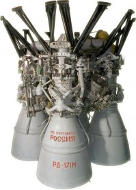 "Союз-5" планируется как замена и "Ангаре", и "Зениту". ПТК НП "Федерация" уже "переехала" с "Ангары-5П" на "Союз-5".
Картинка малость неправильная, двигатели будут четырёхкамерные РД-171МВ.