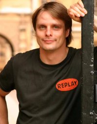 И сын есть и тоже актер...