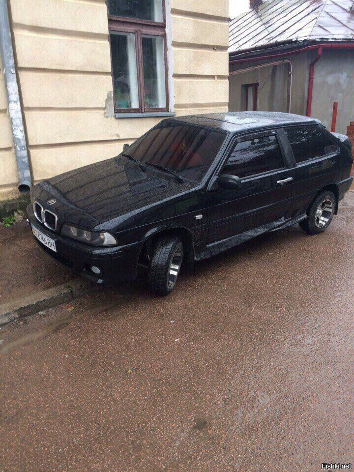 А че не так-то? Владелец автомобиля BMW 323I Compact, сделал задницу под восьмерку:)
