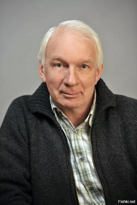 У него брат есть, тоже актёр. Владимир Бенедиктович Носик.