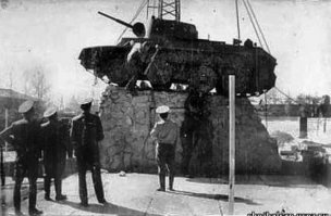 Досадно, что автор поста просто скопировал интересный текст, сократив его примерно на треть, добавил в текст типичных интернетовских фраз "Археологи не поверили глазам когда...."  - отчего текст стал напоминать "развесистую агитационную клюкву".

А ведь это действительно интересная и в чем-то детективная история (Памятник установили в 1971 году и демонтировали в 1985 году, в связи с крайней ветхостью). 

Причем в местном музее хранится оригинал этого письма, существует несколько интересных расследований событий (многие сомневались, что раненный танкист стал-бы писать сентиментальные письма, странным выглядит и факт лейтенанта на месте механика-водителя, обычно лейтенанты командовали взводом БТ-5, 7 и занимали место в башне командирского танка).

В общем, "минус" посту не ставлю из-за темы, но автору стоит сделать на эту тему более интересный и содержательный пост, убрав оттуда чужеродные вставки про "археологов", "новость взорвала интернет", как и не относящиеся к посту фото извлеченного из реки танка.

На фото установка, упомянутого в посте, танка на постамент. 1971 год.