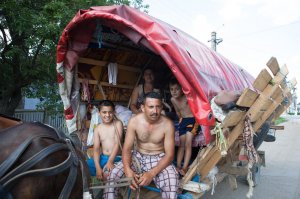 Вот реальная жизнь на колёсах, а в посте красивый отдых.