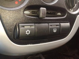 ..."Также пилотов обучают включать нагрев стекла, чтобы лед не намерзал на высоте". Всю жизнь мучился - думал: чему же их там учат в авиационных школах.