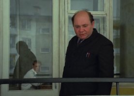 У Афанасия дверь на балкон есть, а самого балкона нет.      
Кто чертил, кто проверял?