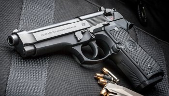 Абсолютно согласен с автором. Глок это круто. Но только до той поры пока ты не подержал в руках девяносто вторую Беретту :)
