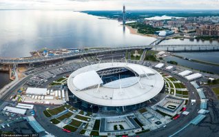 А теперь представим сколько бы спиз...Ли при строительстве Зенит арены, если бы еще и парковку такую пришлось делать? 
При вместимости в 68 000 зрителей, 3 000 парковочных мест