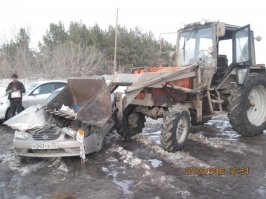 ""...в результате столкновения травму головы получила маленькая пассажирка автомобиля   двухлетняя девочка. Ребенок находится под медицинским наблюдением. Как констатируют автоинспекторы, от тяжелых травм малышку уберегло детское кресло, в котором она ехала.""
nashgorod.ru/auto/news/news88565.html