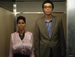 Муви 43 странный и крайне необычный.
Что-то я не понял, что-то не принял, но некоторые кусочки превосходны.