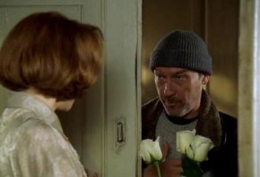 - Это цветы для вашей мамы.
- Спасибо, у нее еще вчерашние не кончились.
"Приходи на меня посмотреть"
