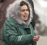 вот эта тоже скулила,просила о помощи...нестал её подкармливать,выгнал нафиг...