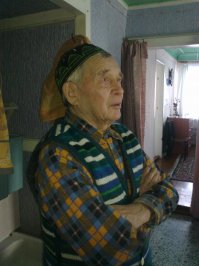 мой дед. через месяц будет 2 года, как его нет. много чему научил своим жизненным примером, помогал дельным советом... был у него прикол: среди года мог поздравить с днем рождения и вручить достаточно неплохую сумму денег)