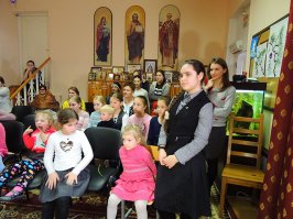 "Трагедия разыгралась, когда в РЕЛИГИОЗНОЙ приёмной семье в селе Мосейцево погибла 13-летняя девочка."

"Девочки из ПРИЕМНОЙ СЕМЬИ Любимовой прошли реабилитацию в центре  Медвежонок . Решением суда УДОЧЕРЕНИЕ их Любимовой было отменено, и детям вернули фамилии, которые у них были раньше."

"В отношении Галины Рассамагиной, которая на момент мосейцевской трагедии была начальницей отдела опеки и попечительства управления образования Ростовского муниципального района, возбуждено уголовное дело о халатности."

"Поднимается волна общественного гнева против уполномоченного по правам ребёнка в Ярославской области Татьяны Степановой."

Оригинал материала: 

P.S. Вот поэтому то и надо всеми силами поддерживать Русскую Православную Церковь! Чтобы не плодить сектантов, сатанистов! Белое Братство(сжигали людей), Пензенские сектанты (обвалили пещеру -погибли люди), сектанты в Джонстауне (909 погибших) -разрушая Церковь вы порождаете вакуум Веры - чем и пользуются сумашедшие, мошенники и  сатанисты! 

Кстати вот как выглядит Православный приют-