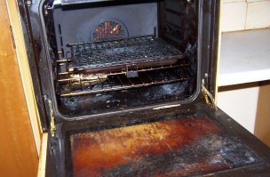 Варварина духовка после всех этих манипуляций. Главное - уксус!