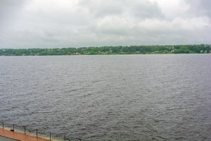 Правда пагоды нынче стоят не очень. Набережная. Мирная пристань