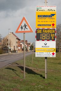 Свежая подборка демотиваторов, которые поднимут вам настроение