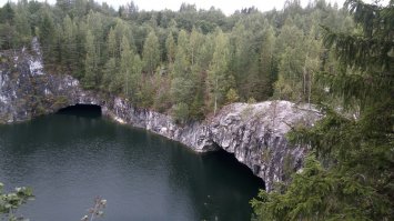 Мраморный карьер "Рускеала" (как и на заглавном фото)