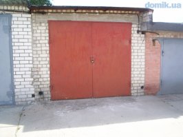 и че и че? да почти у каждого из нас есть и получше предложение, да и дешевле, вот наверное сейчас пойду рассчитывать второй этаж и все остальное, главное еще рассчитать чтобы любимый конь стойла не лишился, а так у нас в Крыму это не ново из гаража делать пансионы для туристов (фото не мое, мой побольше и пошире)