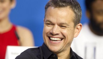 Есть некоторое сходство с Дэймоном.