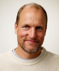 Когда ему исполнилось семь лет, отца посадили в тюрьму за убийство. Спустя десять лет (в 1979 году) Чарльз Харрельсон был обвинён в убийстве окружного судьи Джонатана Вуда и получил два пожизненных срока.