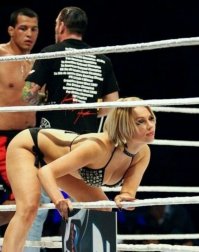 Народ кто в курсе ,выиграл он этот бой или нет ?
Мне кажется что да:) Соперник слабый по ходу попался, раз отвлекается;)