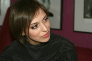 15 персонажей сериалов, которых вы не узнаете в реальной жизни