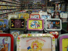 Китайские унитазы и упаковки для американского хавчика то тоже как-то на пейзажи не тянут...