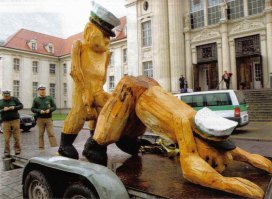 Толку-то, если туда идут с единственной целью? Процентов 95 конченные твари, правда попадались и нормальные люди, не приживаются они там, климат у нас другой, видимо.