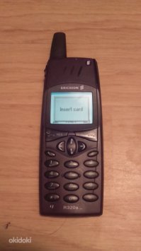 Мои первые телефоны. Пользовался всегда эриксонами, нокии почему-то не нравились. Потом появились сони эриксоны, и я перестал их покупать. Брал всякие дешёвые мотороллы, нокии. Сейчас смартфон. Кстати большинство старых телефонов у меня сохранились и лежат дома.