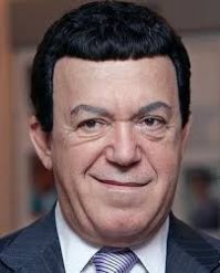 Как богачи борются с залысинами? Звезда реалити-шоу показал это на себе
