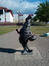 Памятник огурцу.Шклов.