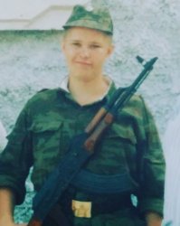 2001 год. только принял присягу! Но в 2003 на дембель ушел "без вышивок" не до них было!