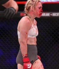 бляяяяяяя...вот бы так тёщю отмудохать!!!