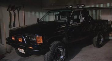 Да такие и сейчас ничуть не потеряли спрос. Я бы не отказался найти такой в живом виде. А вообще моя мечта была из  фильма "назад в будущее"