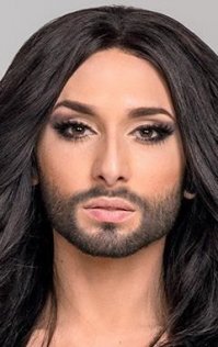 Отец или мама (я х.з.) на первом фото, забиратель сигарет у физрука на втором.