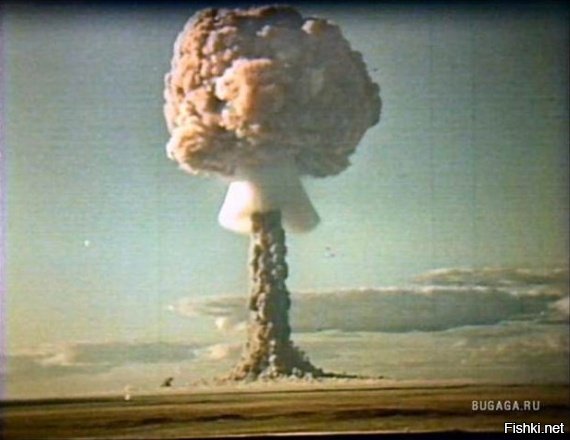 Автор! Первой советской термоядерной бомбой была вот эта:


На 2 года раньше, чем РДС-37.
